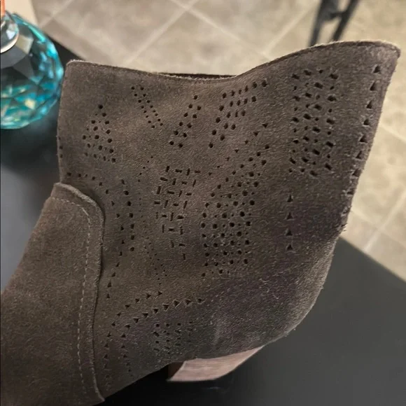 Suede Ankle Boots in olive - Picture 5 of 5